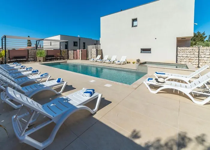 Pinna - Sv. Jerolim * 풀라